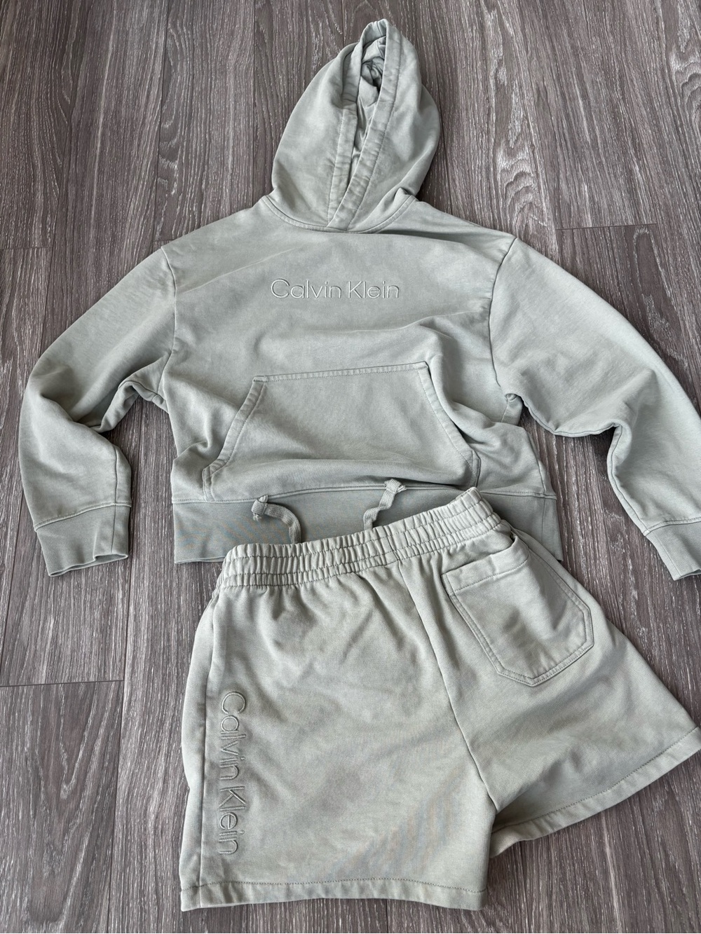 Calvin Klein women’s Sage Green Logo Sweat SeT